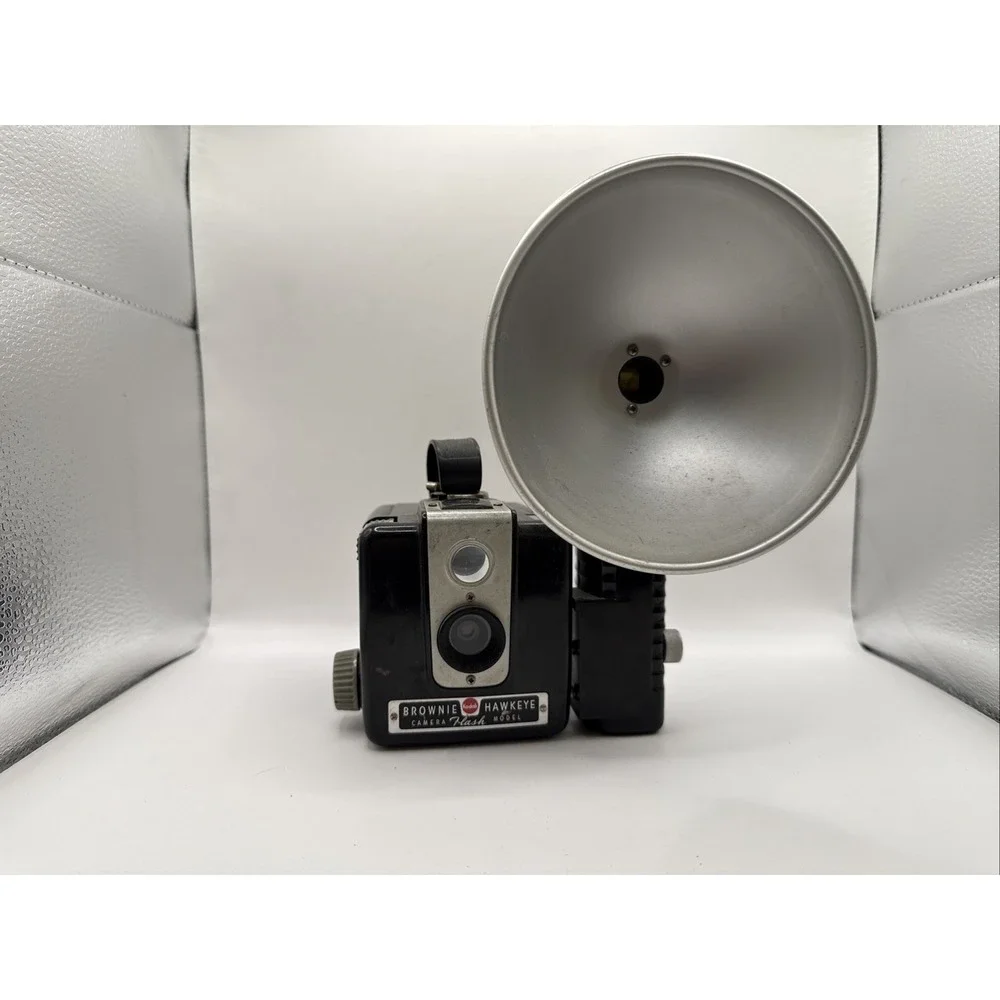 Antique Vintage Kodak Brownie Hawkeye Camera Flash‎ Model